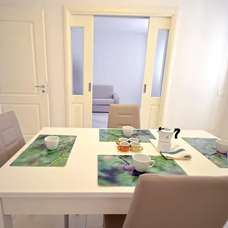 Leo Apartament *