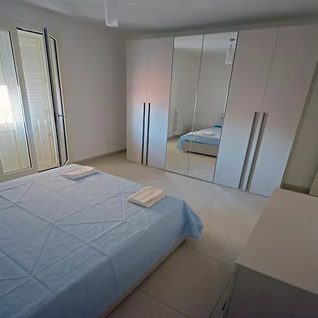 Leo Apartment *