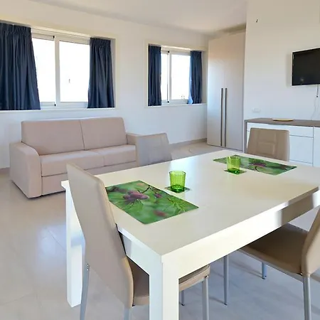 Apartment Leo