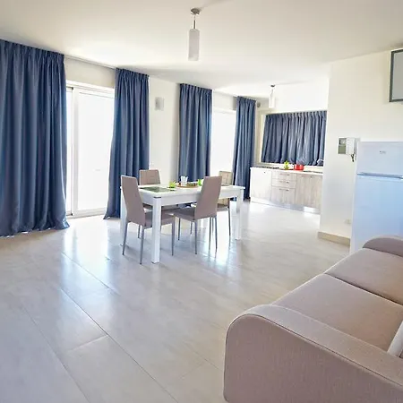 Leo Apartment