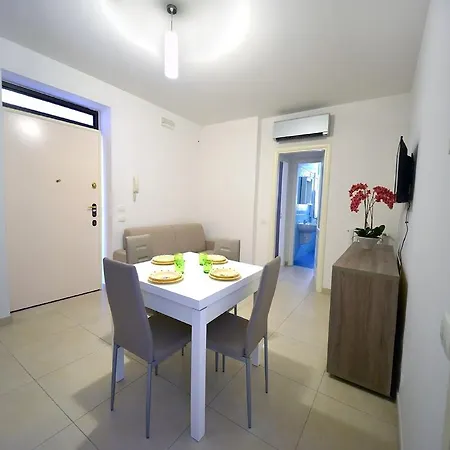 Leo Apartment